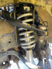 Bandejas superiores de suspensión Toyota Hilux (15+) - Old Man Emu