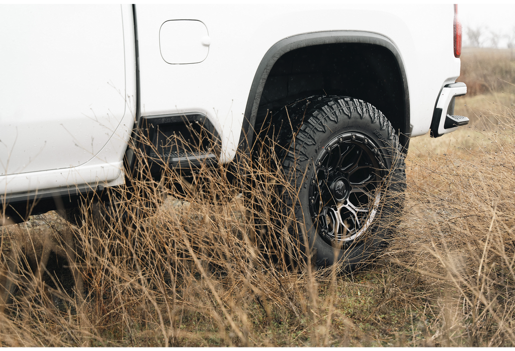 4 Llantas Surge FC881 17x9" 6x139/-12 Gloss Black Machined W/GTCC - Fuel