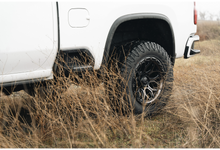 Cargar imagen en el visor de la galería, 4 Llantas Surge FC881 17x9&quot; 6x139/-12 Gloss Black Machined W/GTCC - Fuel