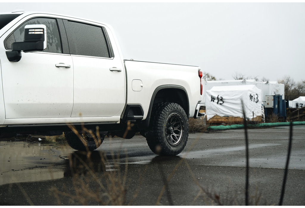 4 Llantas Surge FC881 17x9" 6x139/-12 Gloss Black Machined W/GTCC - Fuel