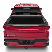 Cargar imagen en el visor de la galería, Tapa Plegable Dura Endure Chevrolet Silverado 1500 CD (19+) - Extang