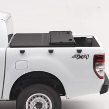 Cargar imagen en el visor de la galería, Tapa Plegable Dura Cubre Pick-Up Solid Fold 2.0 Renault Alaskan (17+) - Extang