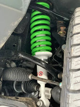 Cargar imagen en el visor de la galería, Kit de Levante de Suspensión Delantera 2&quot; FoamCell Pro con Add a Leaf Changan Hunter (21+) - Ironman 4x4