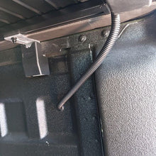 Cargar imagen en el visor de la galería, Tapa Retráctil Manual Cubre Pick-Up 2.0 Kia Tasman (25+) - BulX15