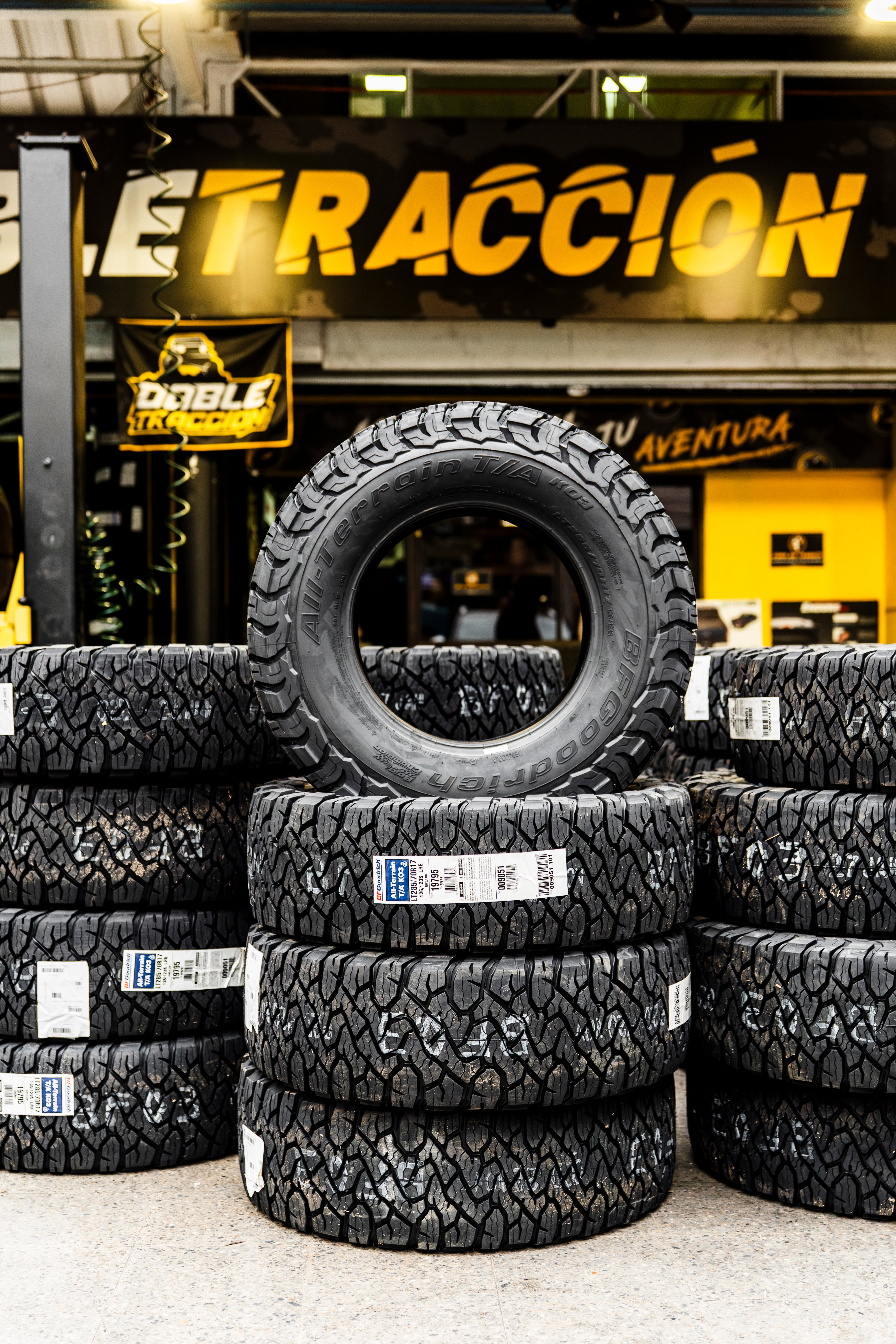 Juego de 4 Neumáticos All-Terrain T/A KO3 285/70R17 - BFGoodrich