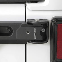 Cargar imagen en el visor de la galería, Porta Neumático SRC HD hasta 37 Jeep Wrangler JK (07-18) - SmittyBilt - DOBLETRACCION 