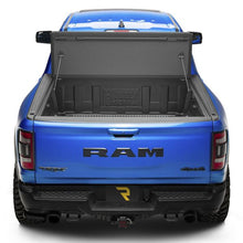 Cargar imagen en el visor de la galería, Tapa Plegable Dura Endure Ram 1500 New Body CD Sin Rambox (19+) - Extang