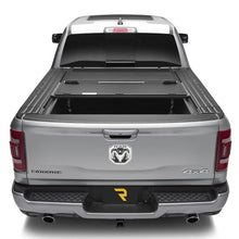 Cargar imagen en el visor de la galería, Tapa Plegable Dura Endure Ram 1500 New Body CD Con Rambox (19+) - Extang