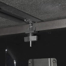 Cargar imagen en el visor de la galería, Tapa Plegable Dura Cubre Pick-Up Solid Fold 2.0 Volkwagen Amarok (09+) - Extang