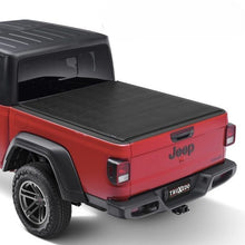 Cargar imagen en el visor de la galería, Tapa Enrollable Rígida Cubre Pick-Up Sentry Jeep Gladiator JT (19+) - Truxedo