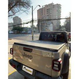 Tapa Plegable Dura Cubre Pick-Up Solid Fold 2.0 Jeep Gladiator JT (19+) - Extang - DOBLETRACCION 
